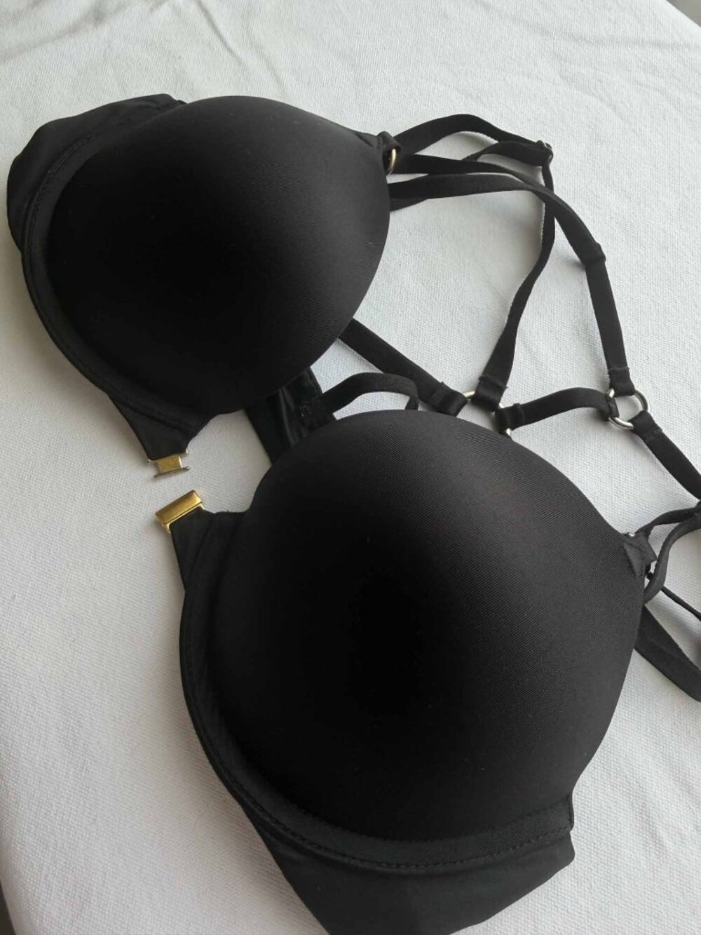 Victoria’s Secret Bombshell Plunge Bra 34B Black Push Up Front Close Strappy Bac